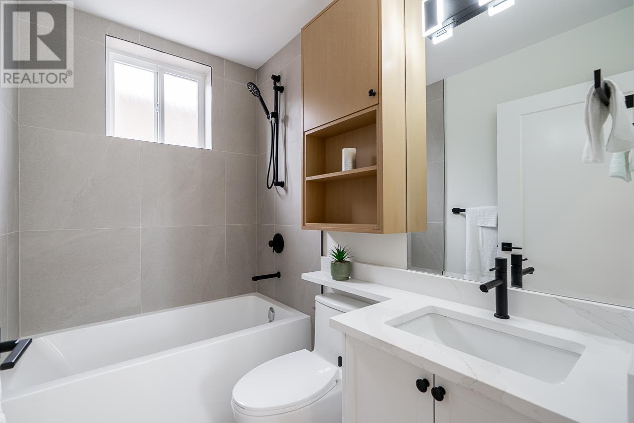 Photo 18 of 2 4855 Dumfries Street, Vancouver BC