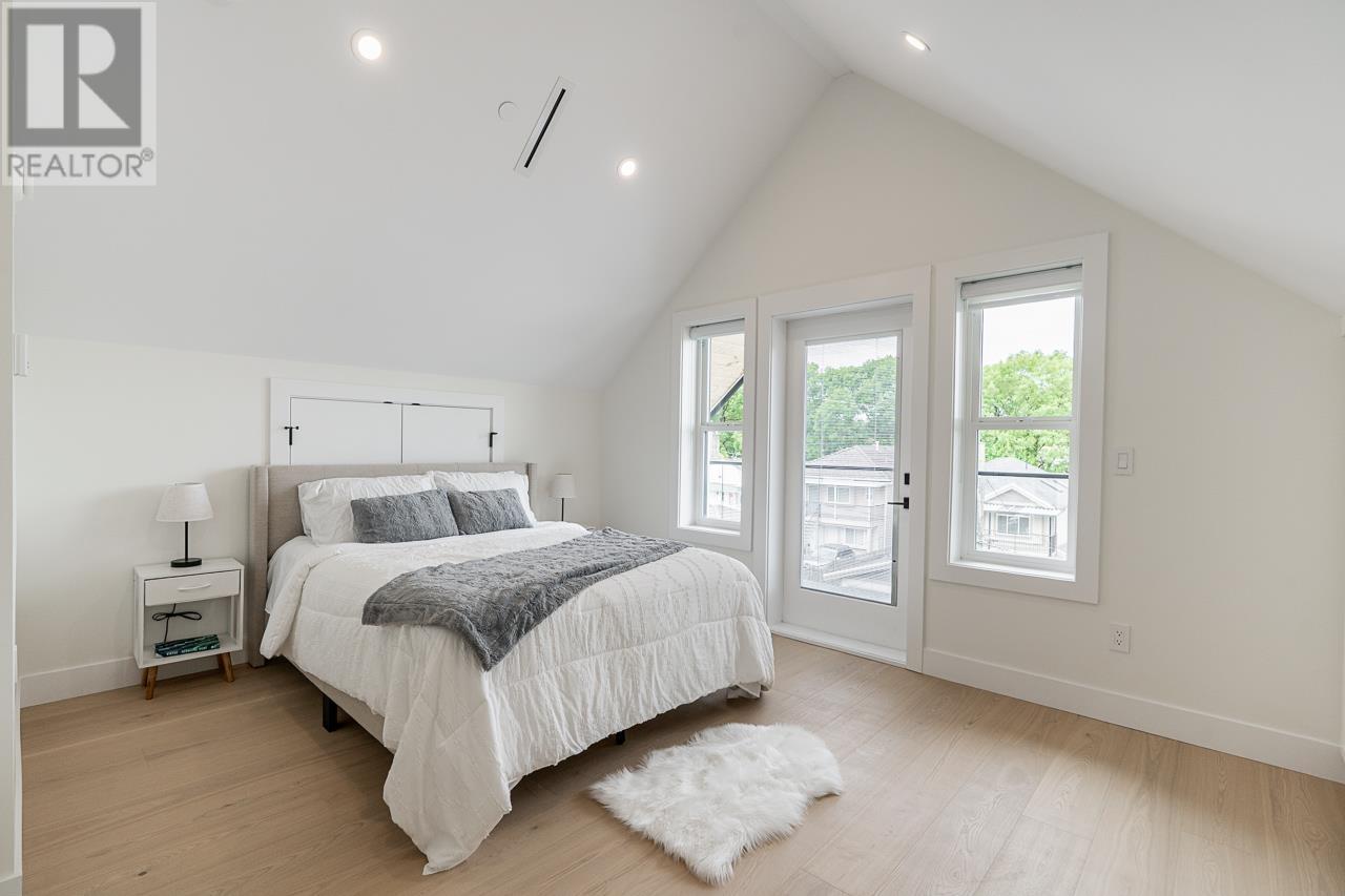 Photo 21 of 2 4855 Dumfries Street, Vancouver BC