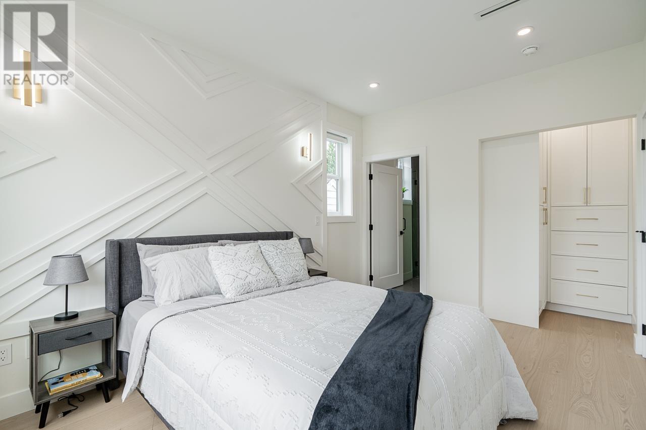 Photo 13 of 2 4855 Dumfries Street, Vancouver BC