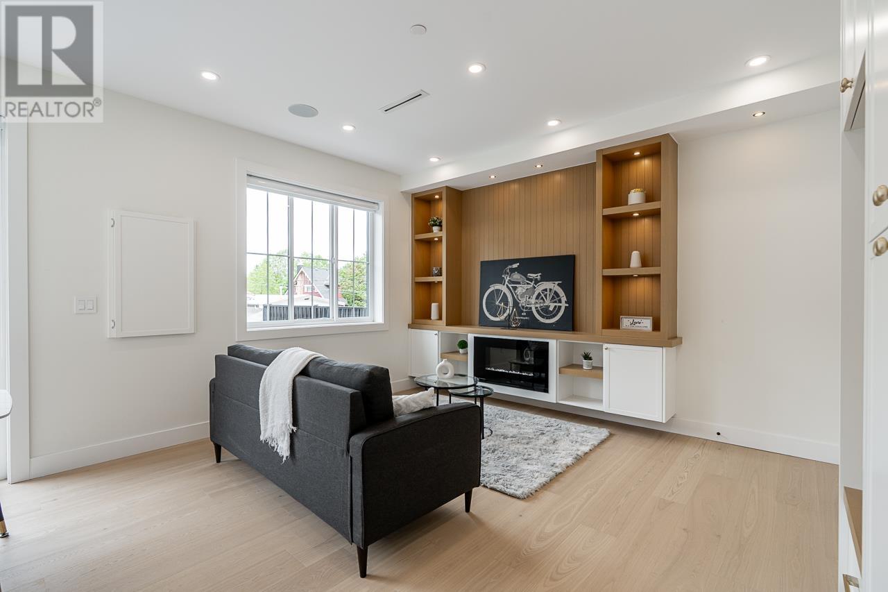 Photo 3 of 2 4855 Dumfries Street, Vancouver BC