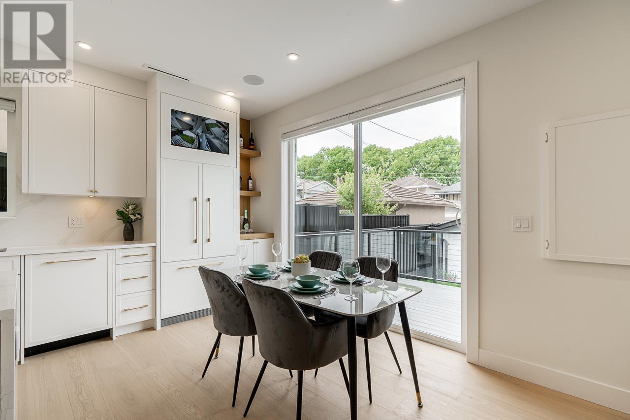 Photo 9 of 2 4855 Dumfries Street, Vancouver BC