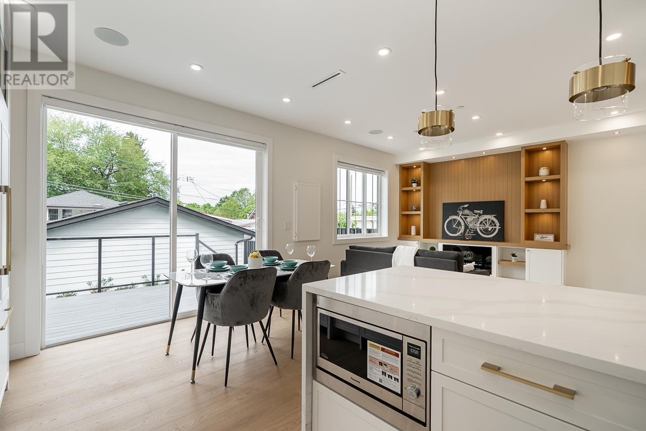 Photo 8 of 2 4855 Dumfries Street, Vancouver BC