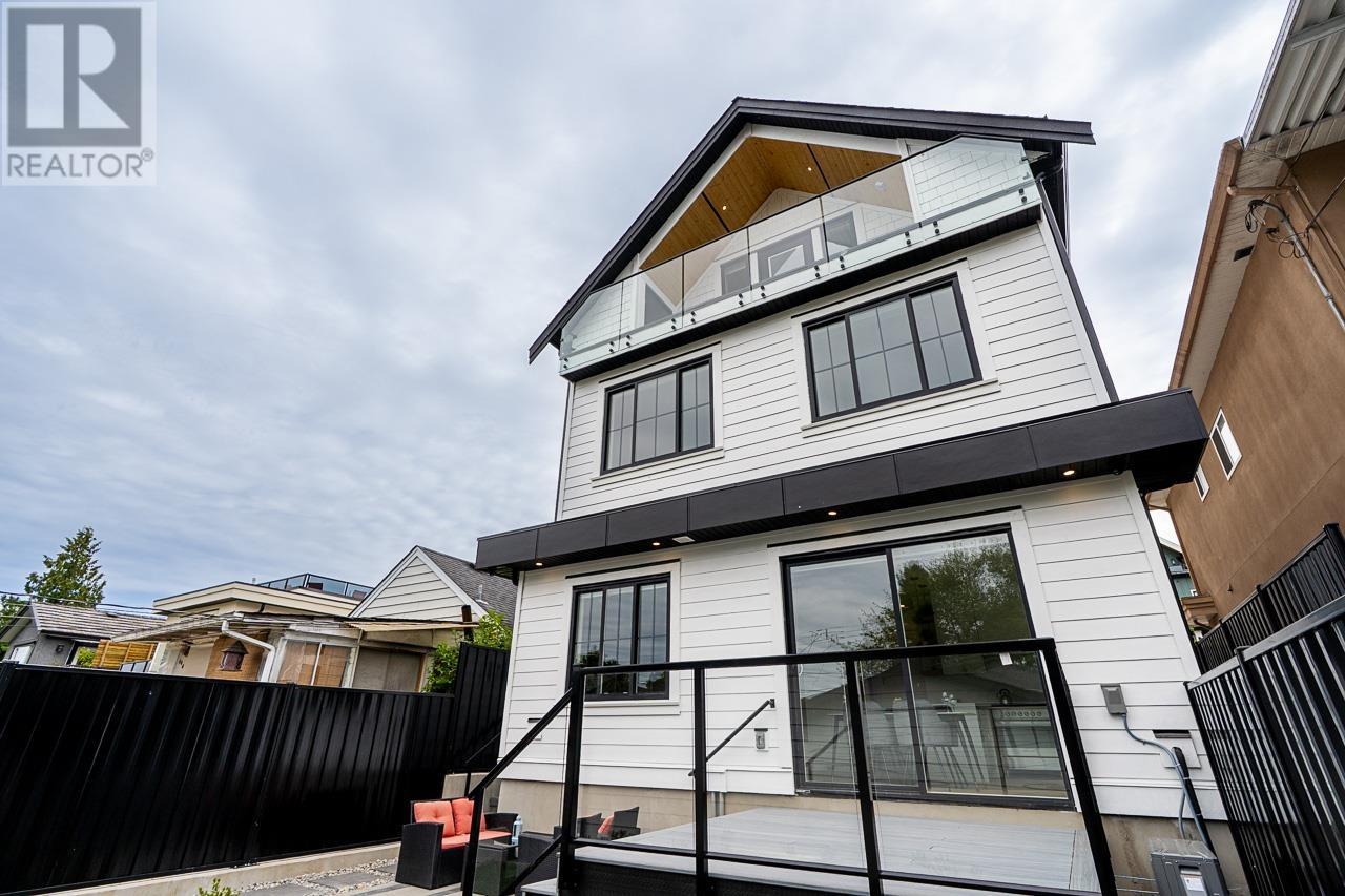 Photo 32 of 2 4855 Dumfries Street, Vancouver BC