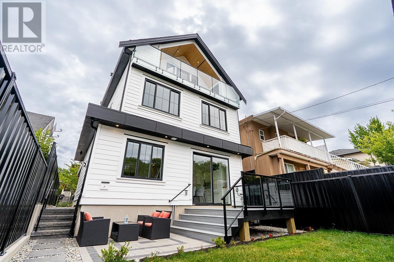 Photo 33 of 2 4855 Dumfries Street, Vancouver BC