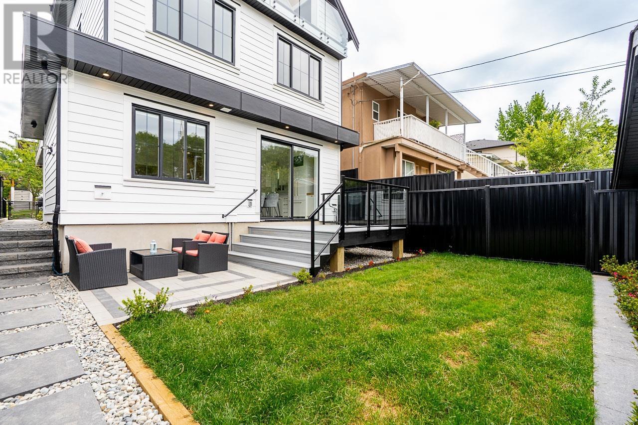 Photo 31 of 2 4855 Dumfries Street, Vancouver BC