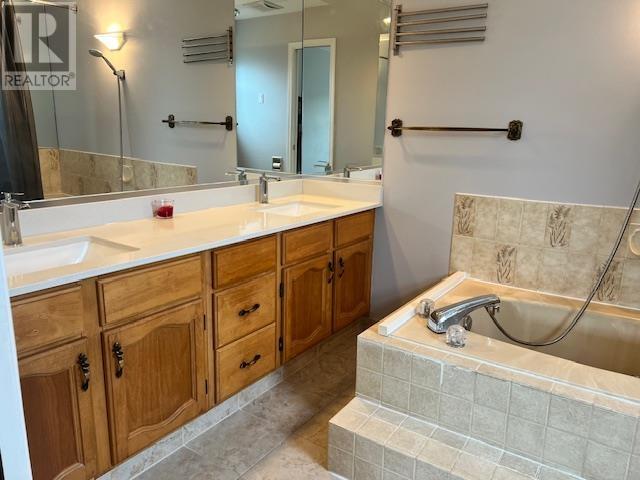 Photo 4 of 4328 Fortune Avenue, Richmond BC