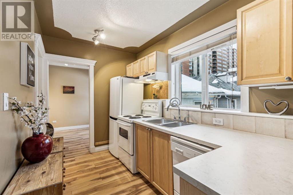 Single Family House for Sale in    Street SW Mission Calgary 