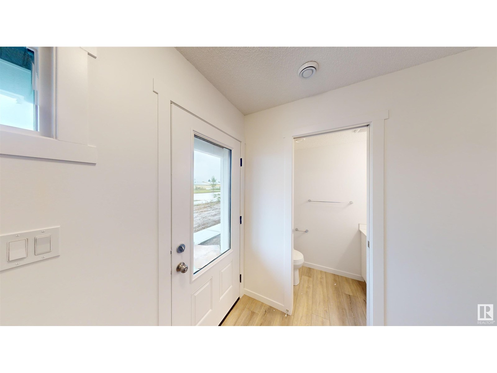 #6 29 AIRPORT RD NW - Image 2