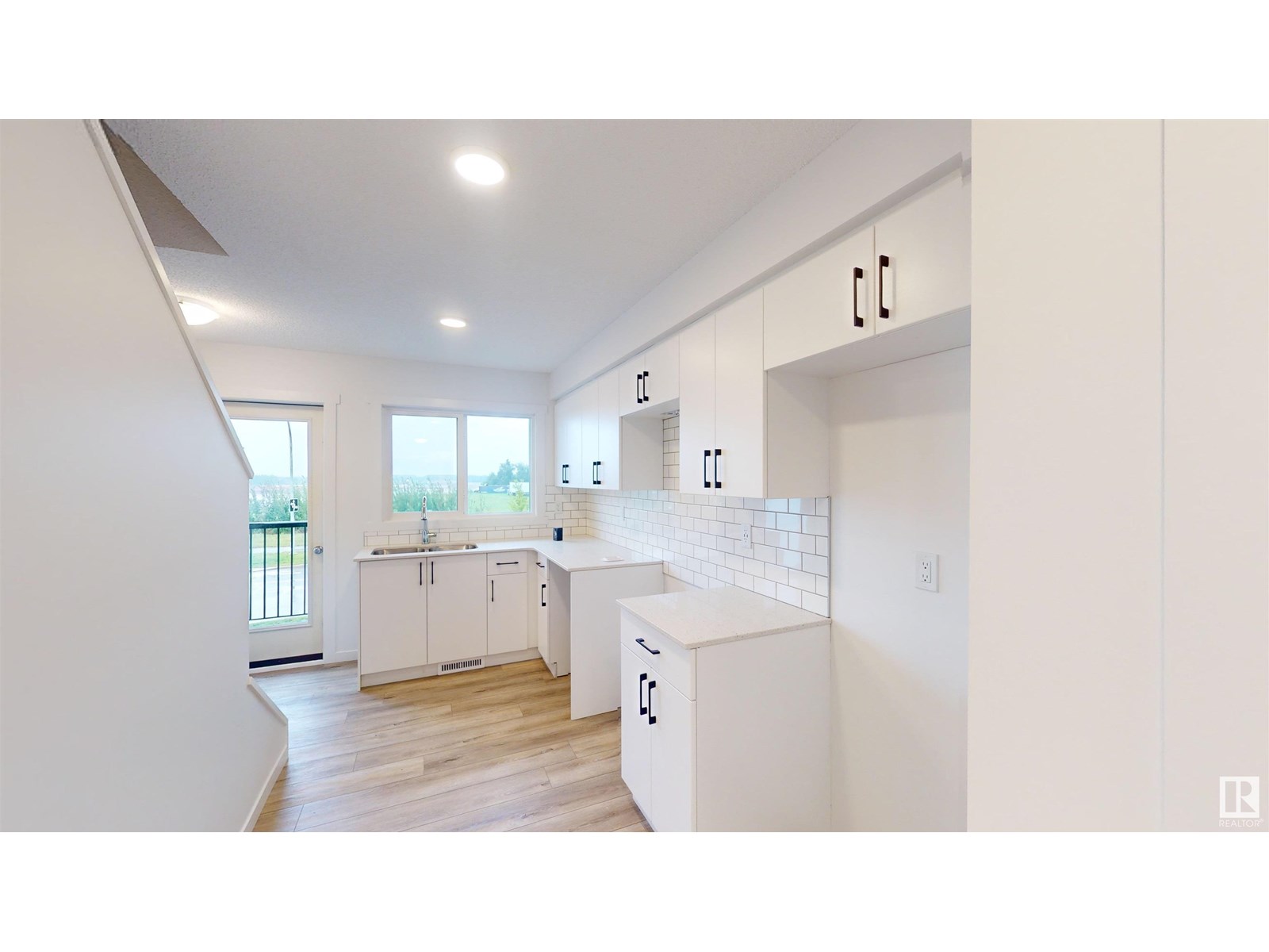 #6 29 AIRPORT RD NW - Image 7
