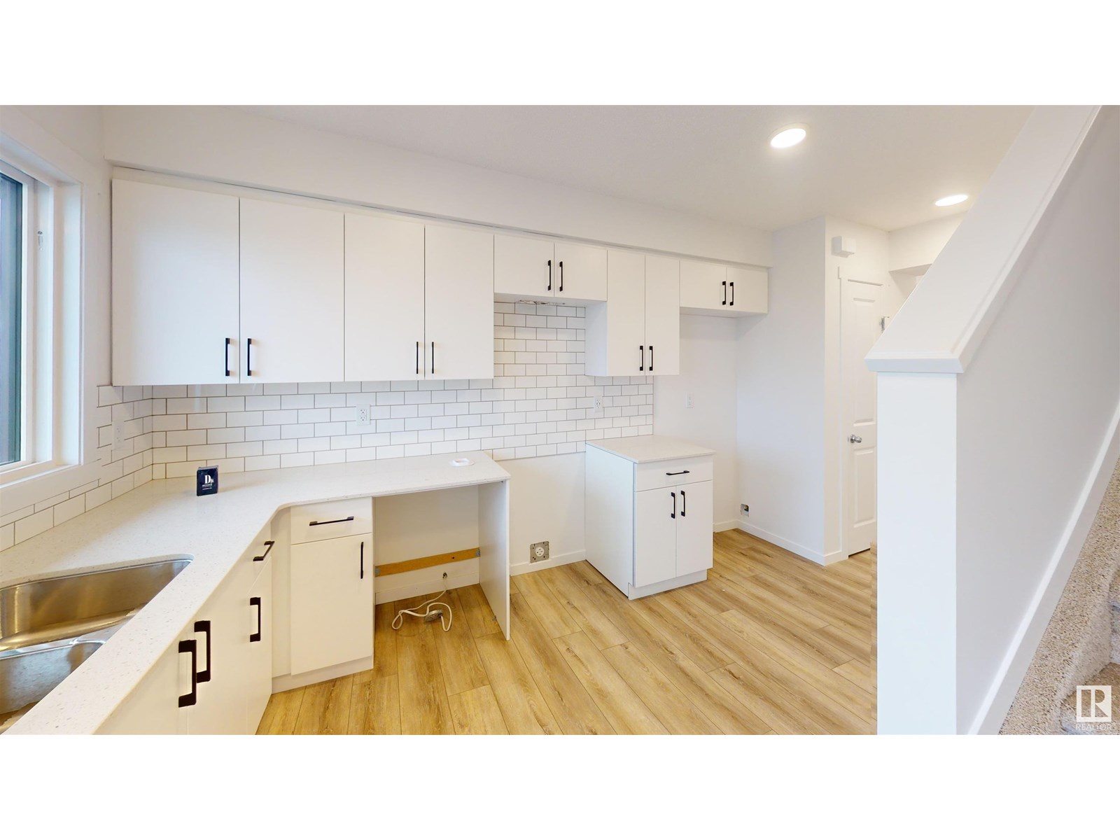 #6 29 AIRPORT RD NW - Image 8