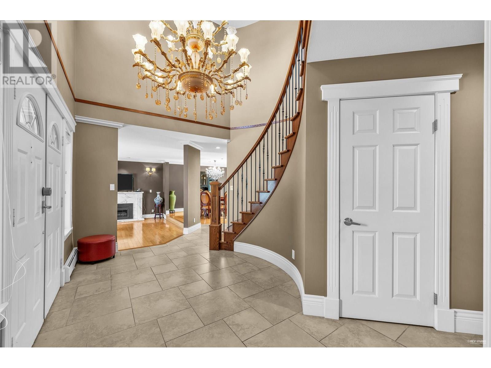 Photo 9 of 6550 Albery Place, Burnaby BC