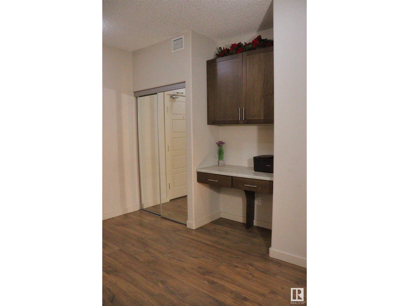 Photo 8 of 110 1144 Adamson Dr Sw, Edmonton AB