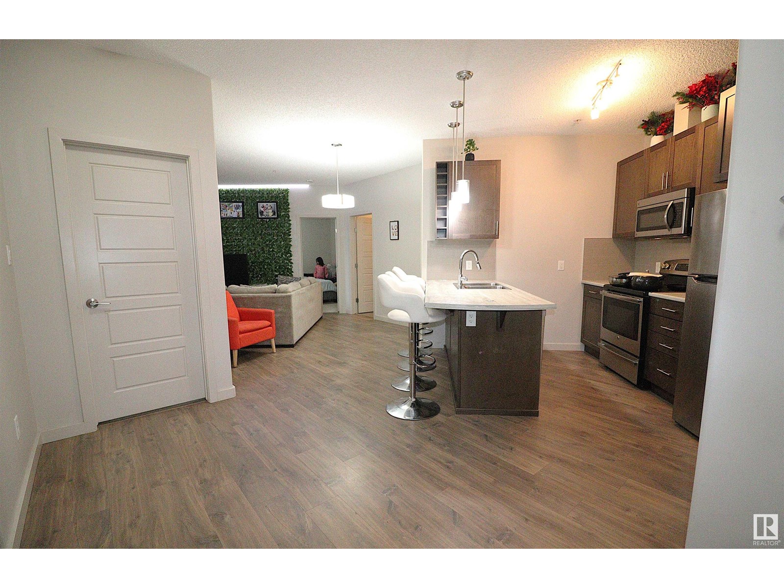 Photo 9 of 110 1144 Adamson Dr Sw, Edmonton AB