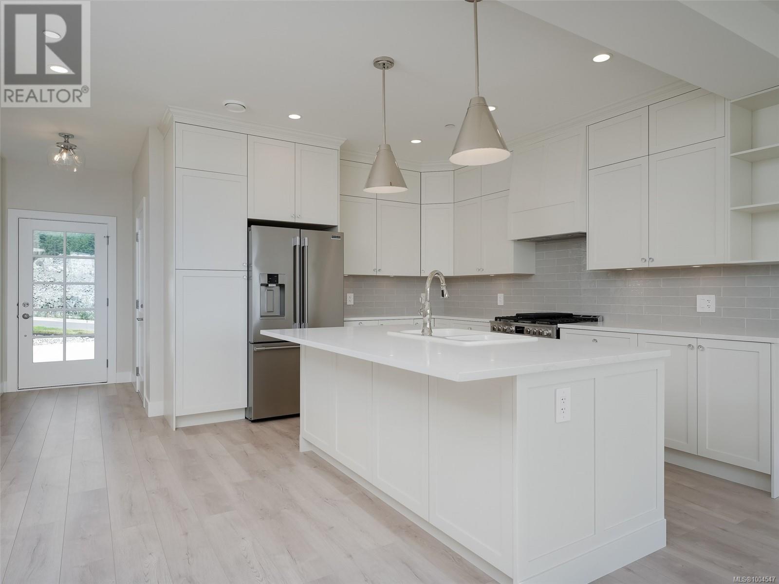  2285 Hudson Terrace, Sooke
