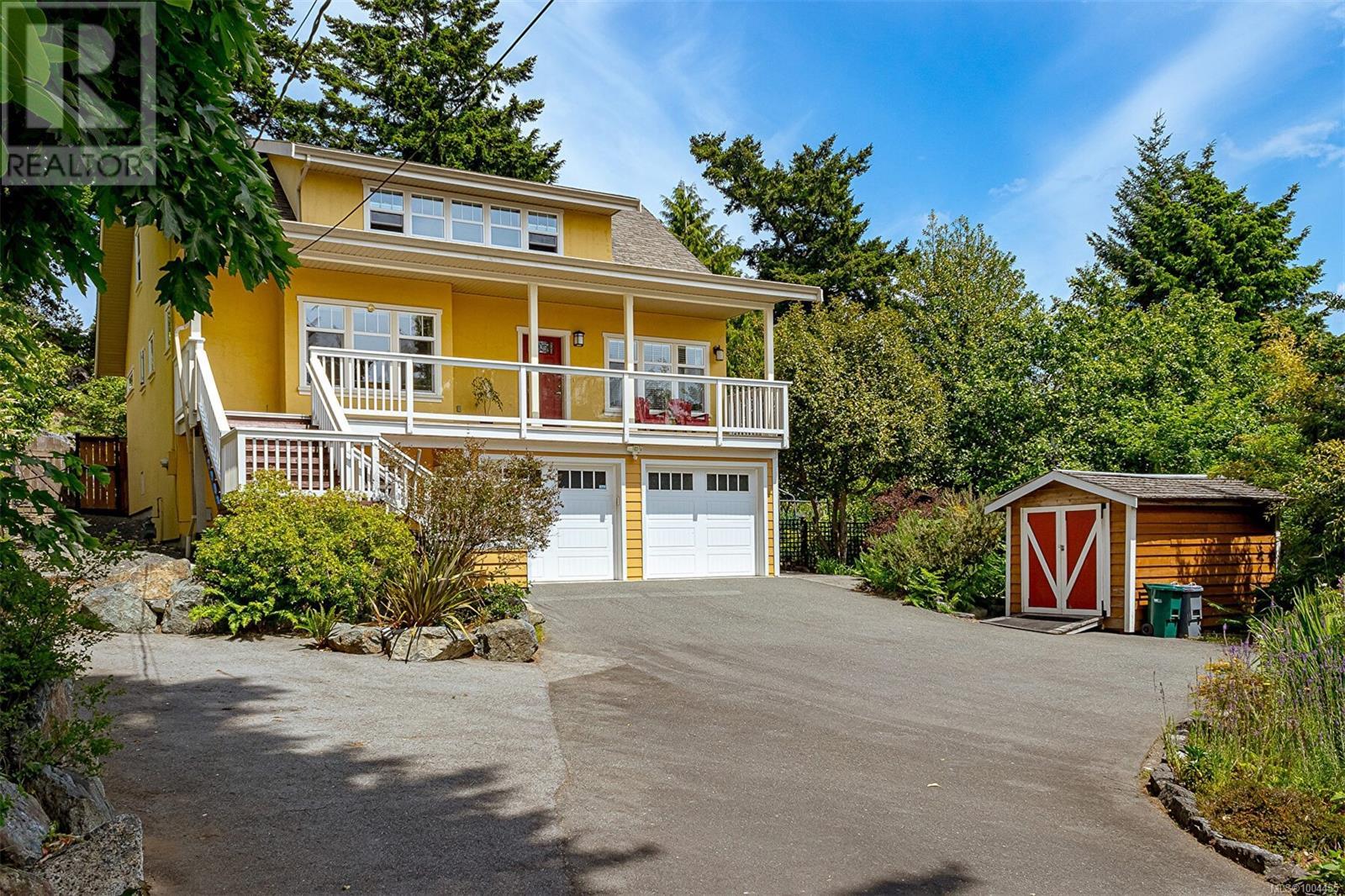 Photo 2 of 281 Bessborough Ave, View Royal BC