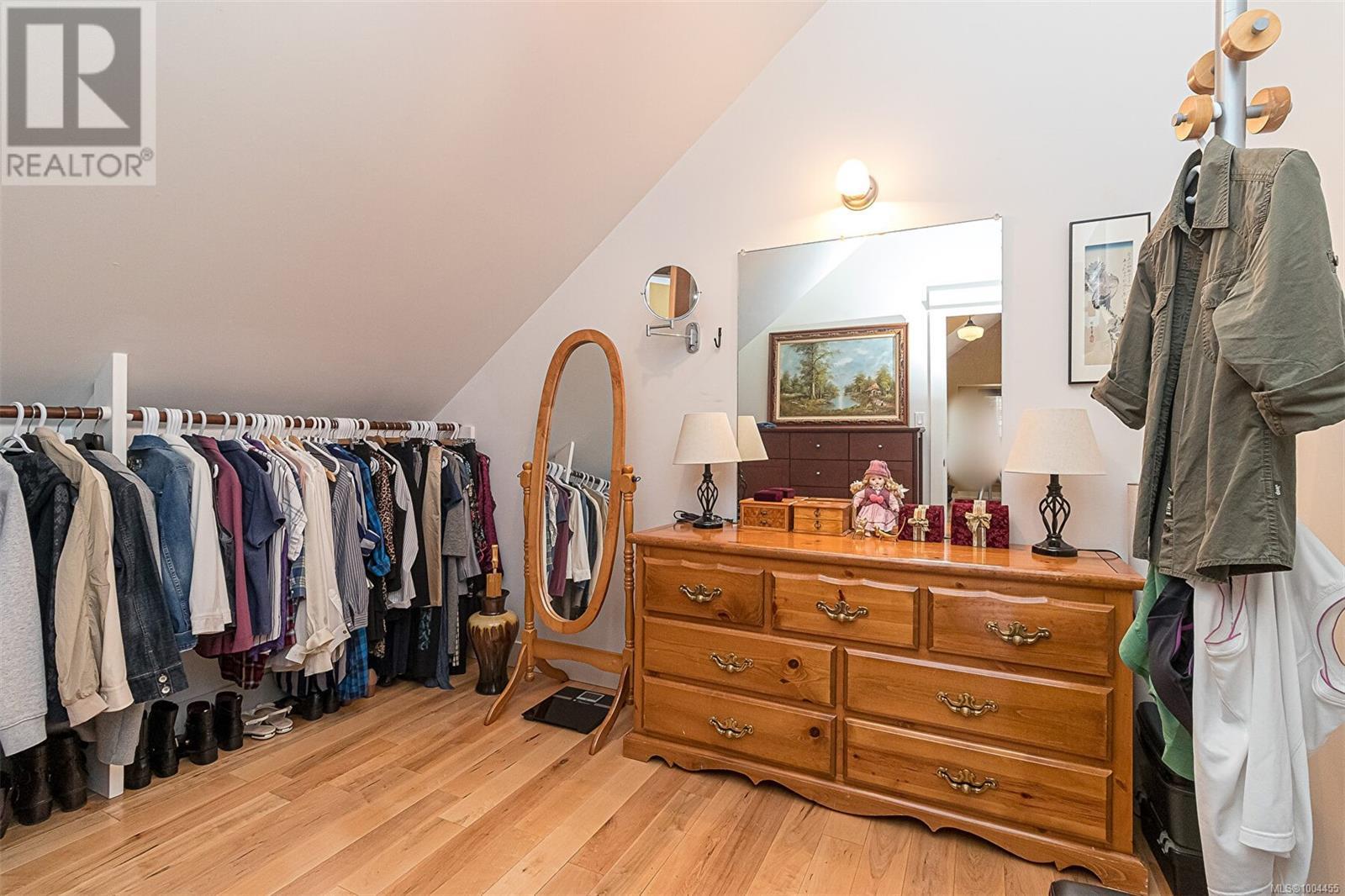 Photo 22 of 281 Bessborough Ave, View Royal BC