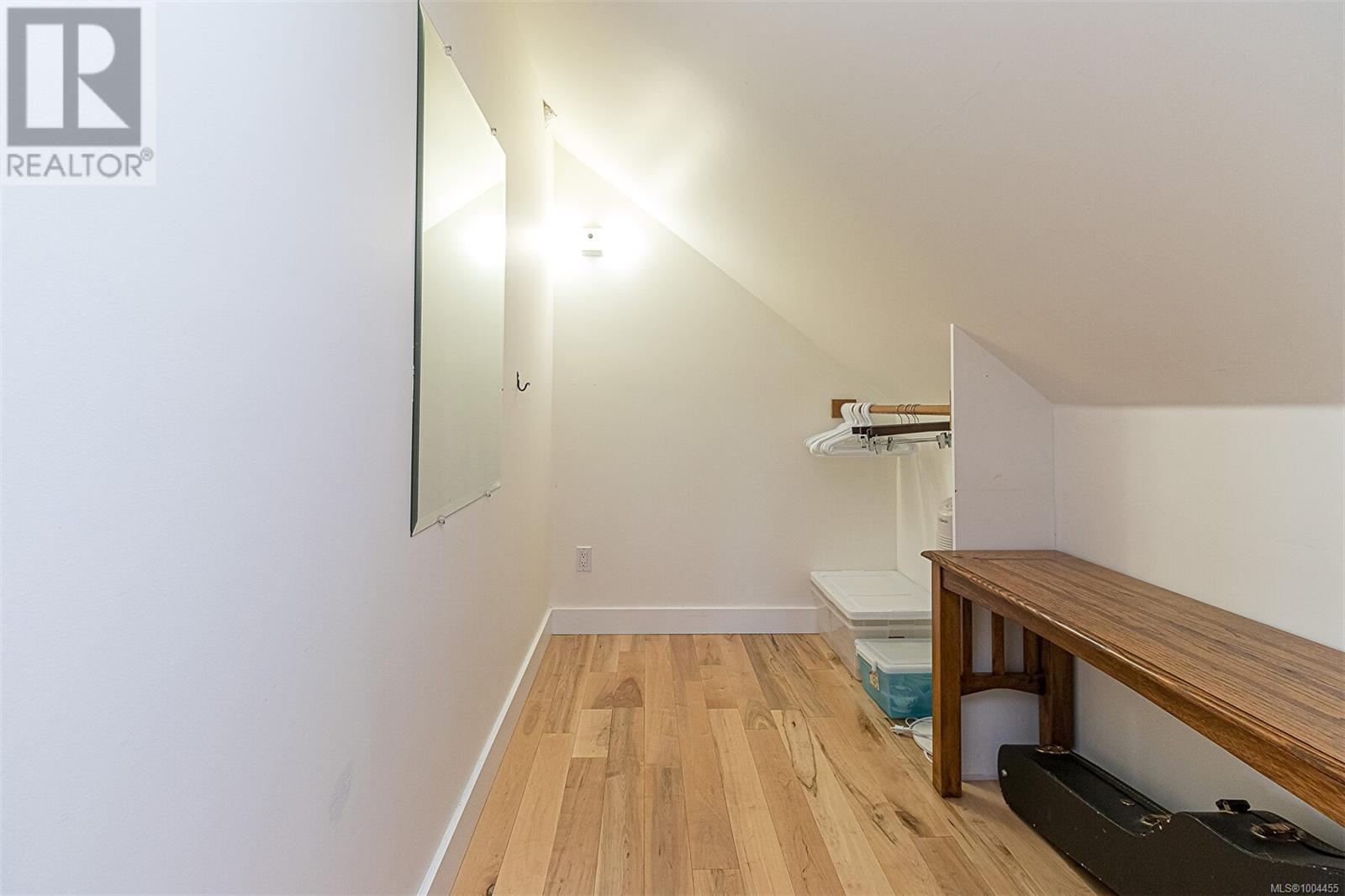 Photo 23 of 281 Bessborough Ave, View Royal BC