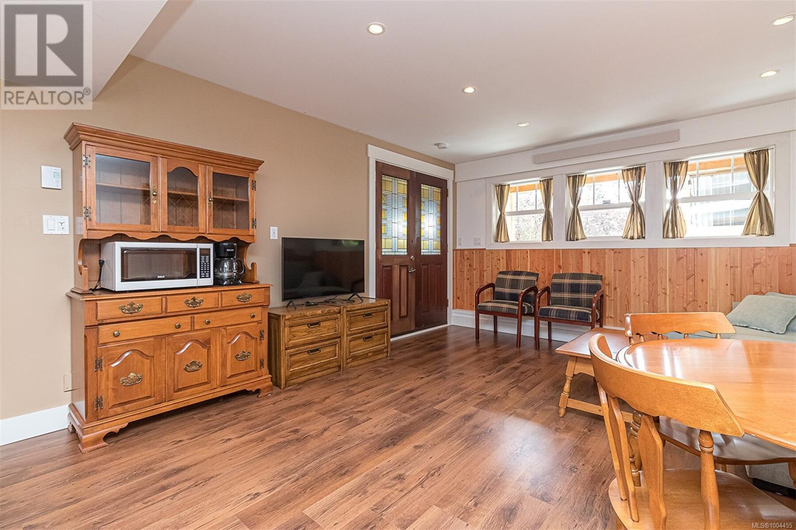 Photo 36 of 281 Bessborough Ave, View Royal BC