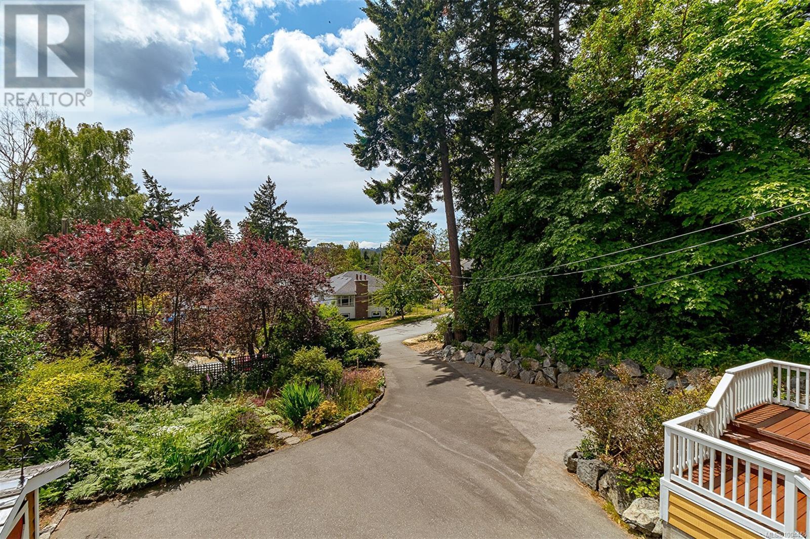 Photo 41 of 281 Bessborough Ave, View Royal BC