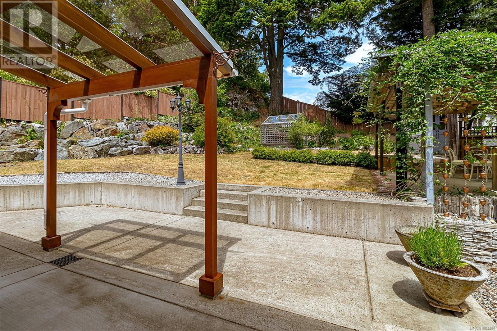 Photo 43 of 281 Bessborough Ave, View Royal BC