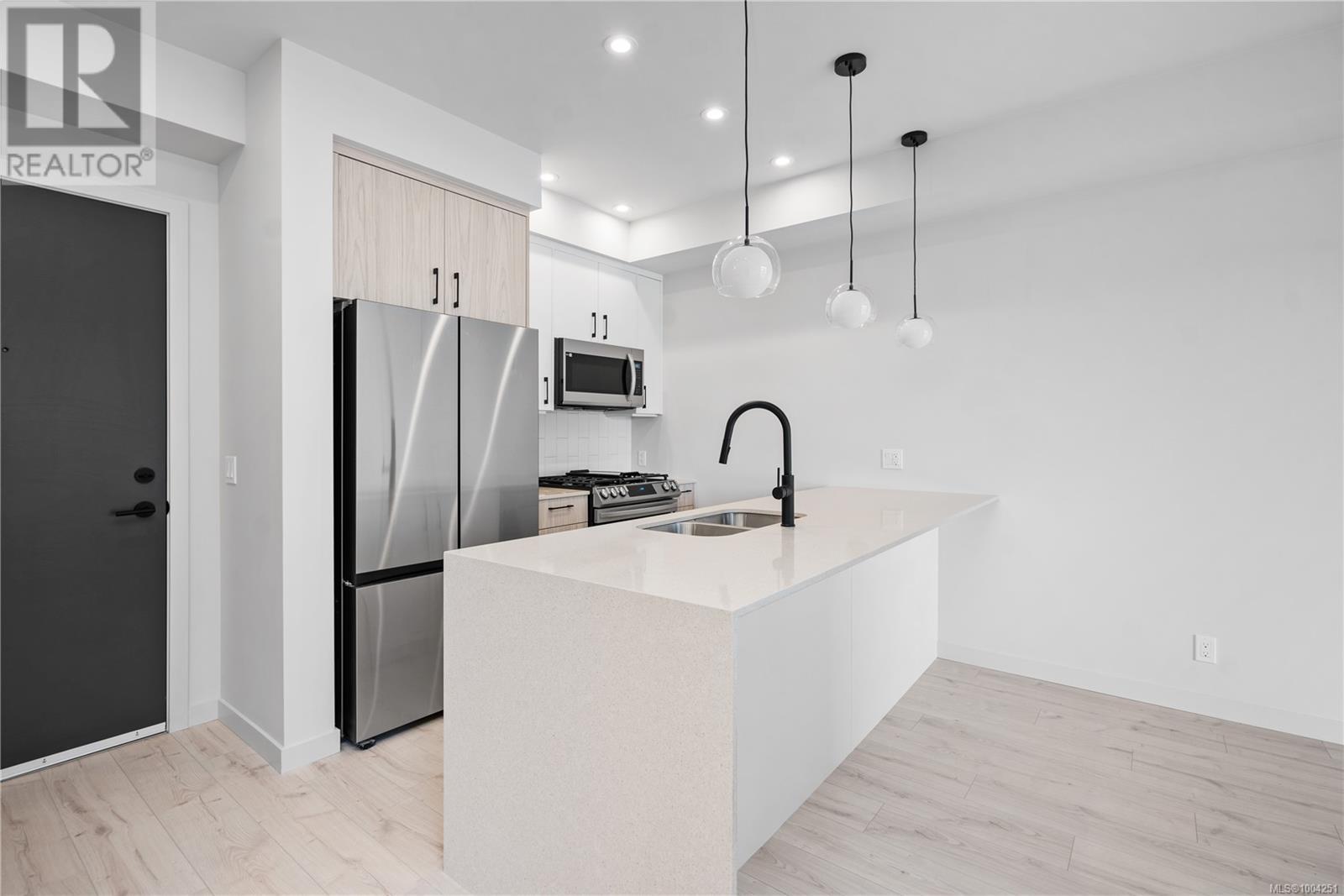 205 947 Whirlaway Cres, Langford