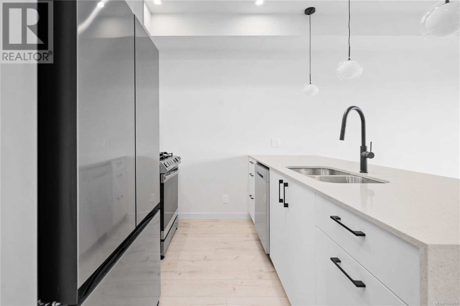 205 947 Whirlaway Cres, Langford