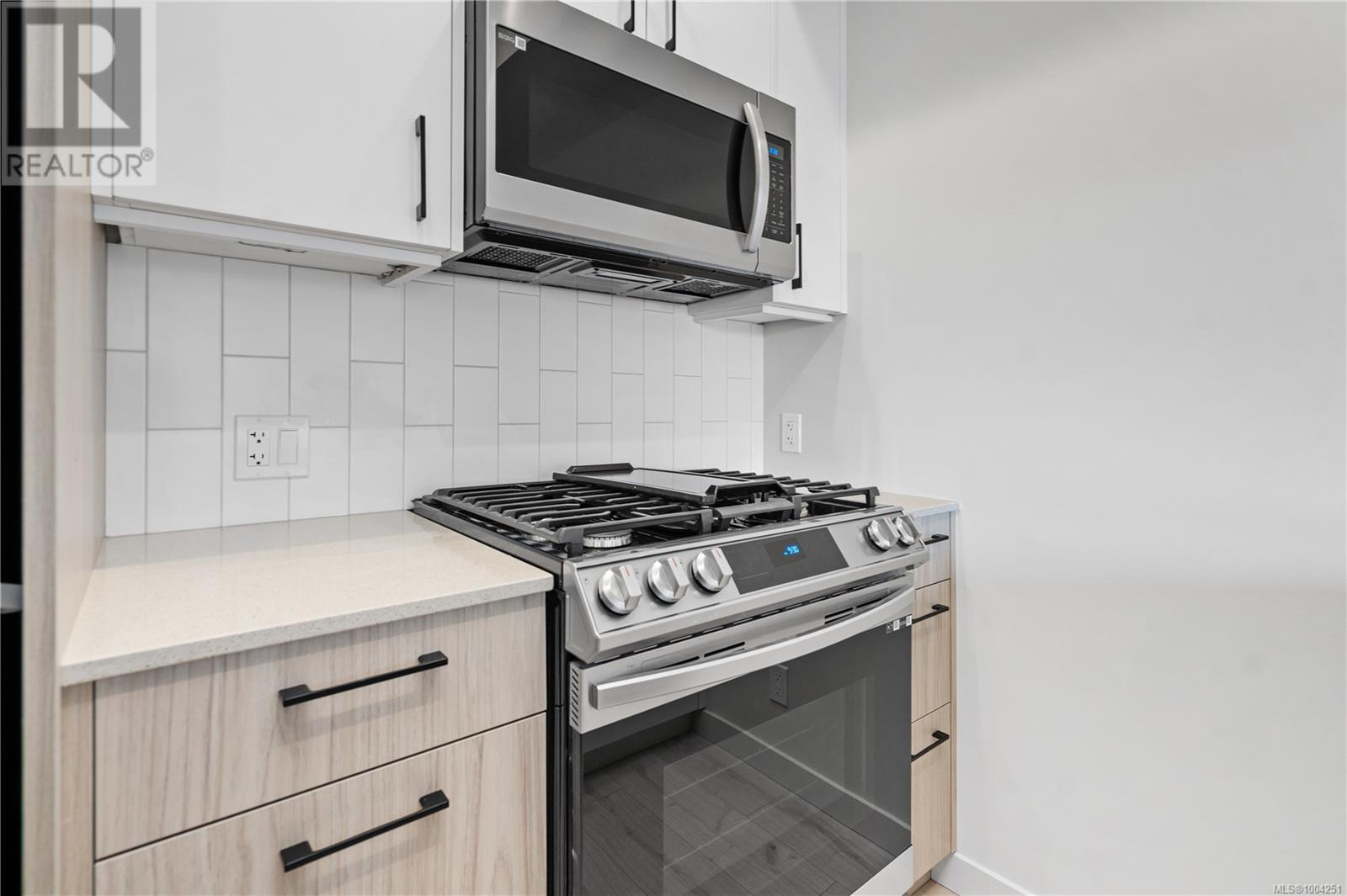 205 947 Whirlaway Cres, Langford