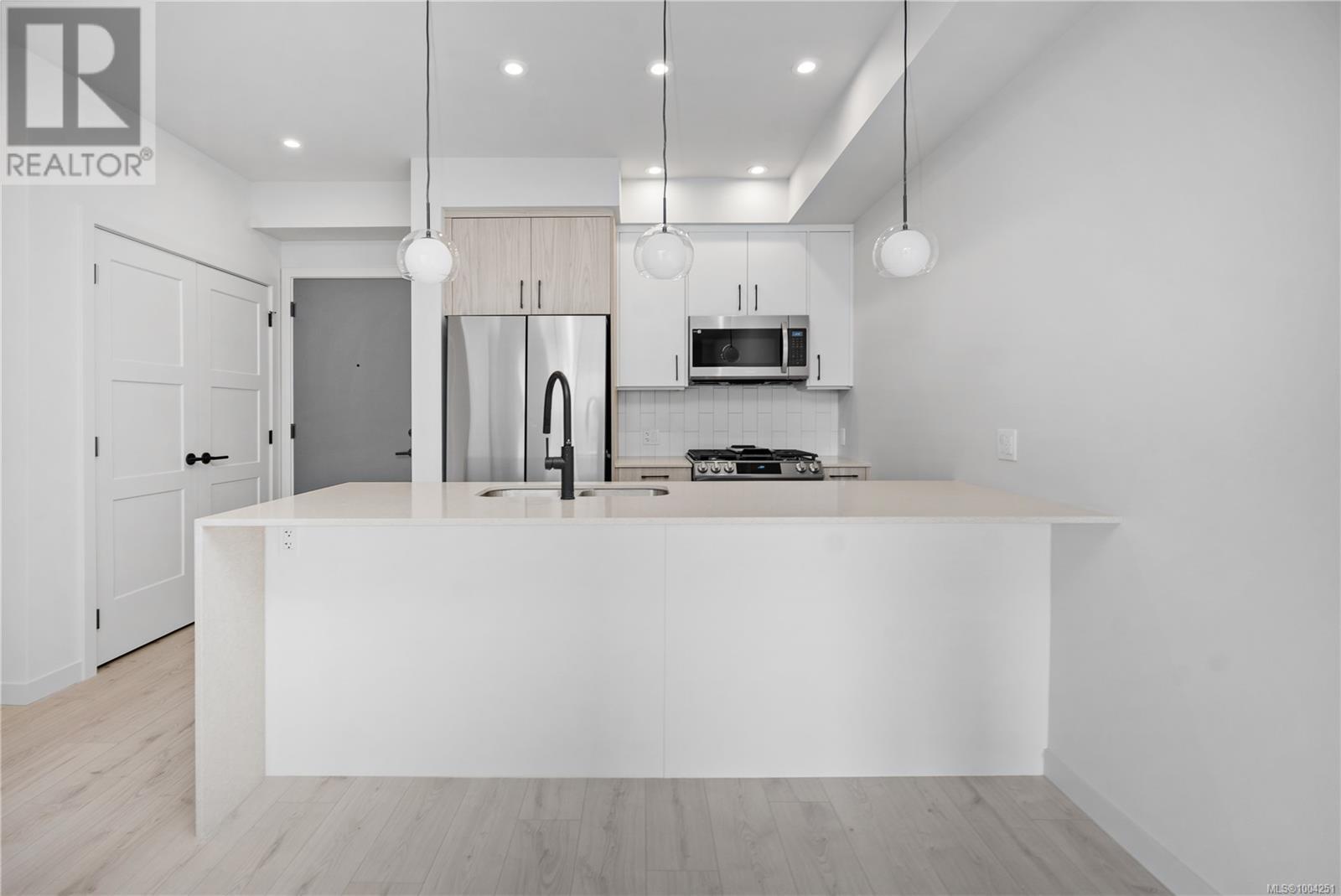 205 947 Whirlaway Cres, Langford