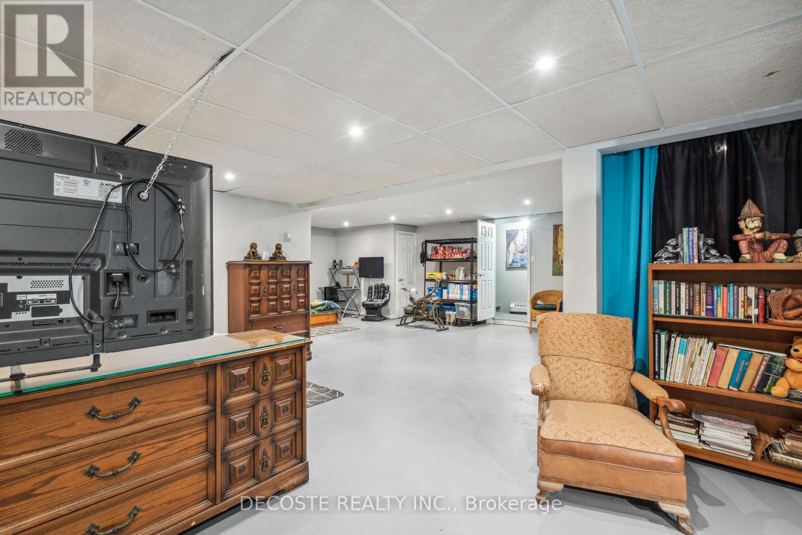 Photo 11 of 114 St George Street W, North Glengarry ON