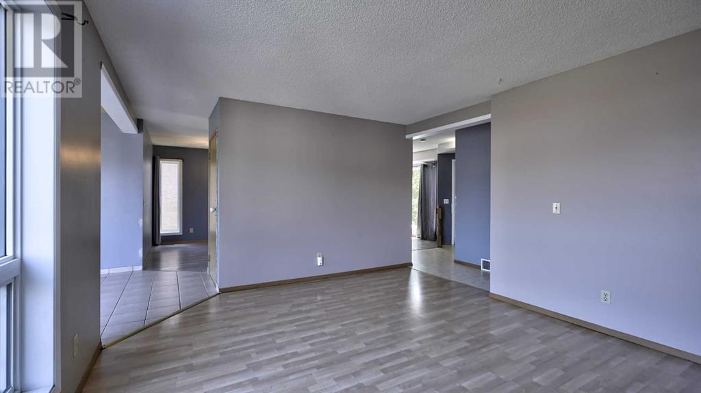 Single Family House for Sale in  Riverglen Drive SE Riverbend Calgary 