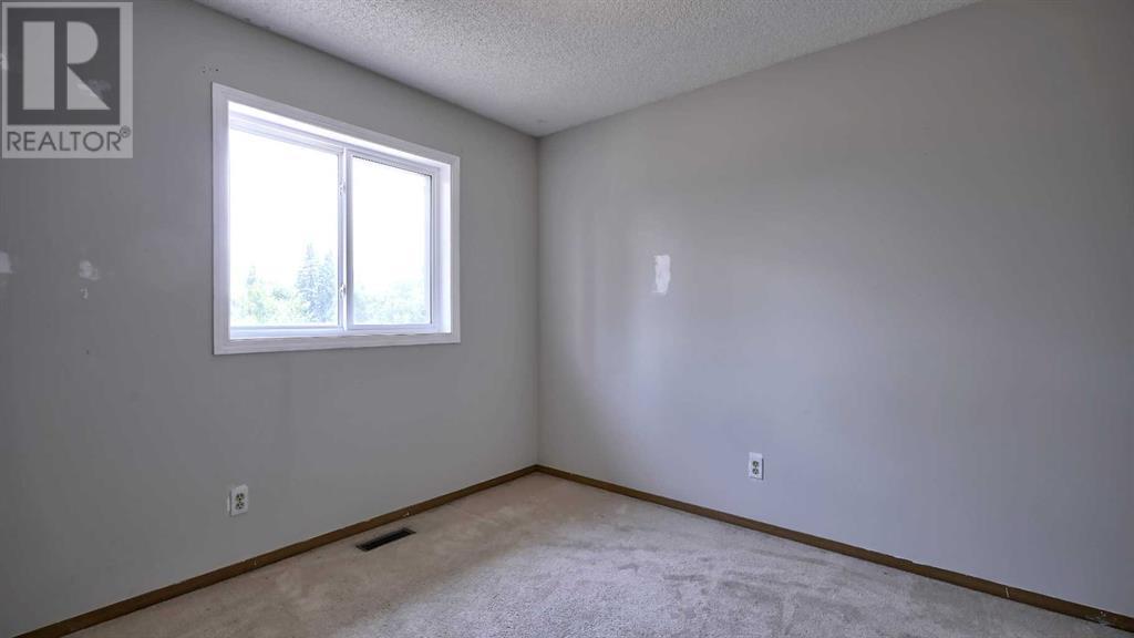 Single Family House for Sale in  Riverglen Drive SE Riverbend Calgary 