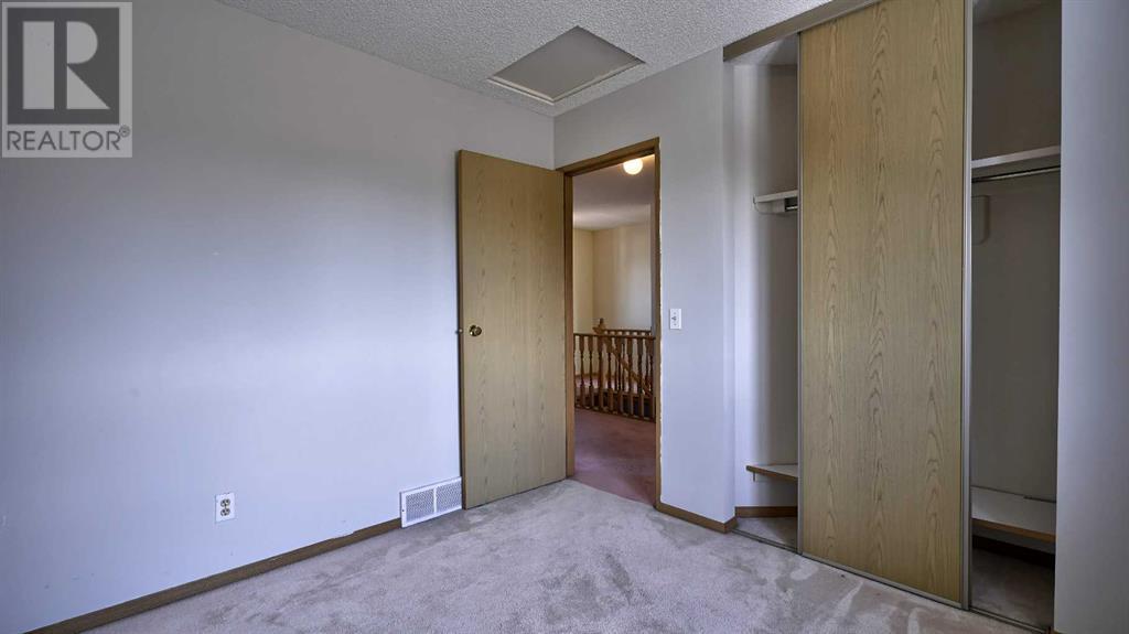 Single Family House for Sale in  Riverglen Drive SE Riverbend Calgary 