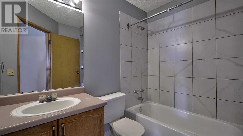Single Family House for Sale in  Riverglen Drive SE Riverbend Calgary 