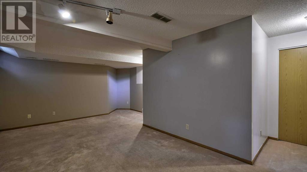 Single Family House for Sale in  Riverglen Drive SE Riverbend Calgary 