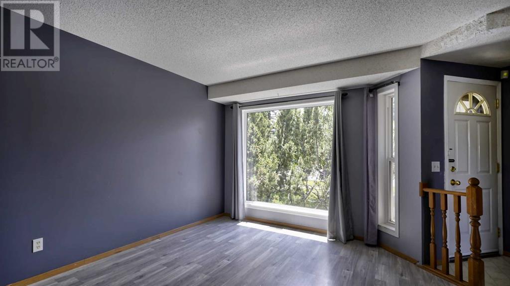 Single Family House for Sale in  Riverglen Drive SE Riverbend Calgary 