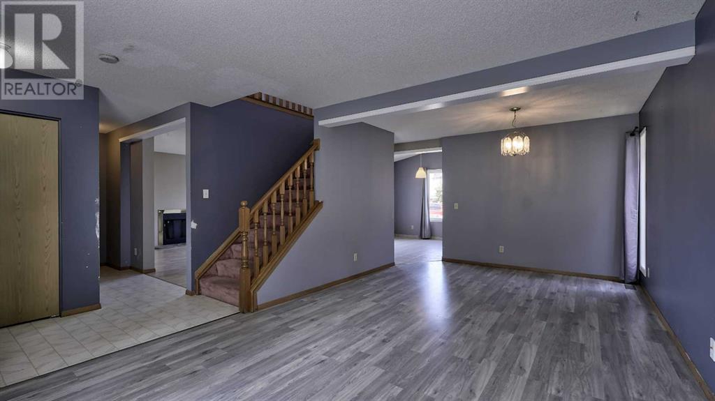 Single Family House for Sale in  Riverglen Drive SE Riverbend Calgary 