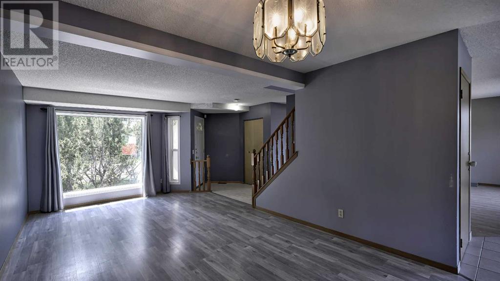 Single Family House for Sale in  Riverglen Drive SE Riverbend Calgary 