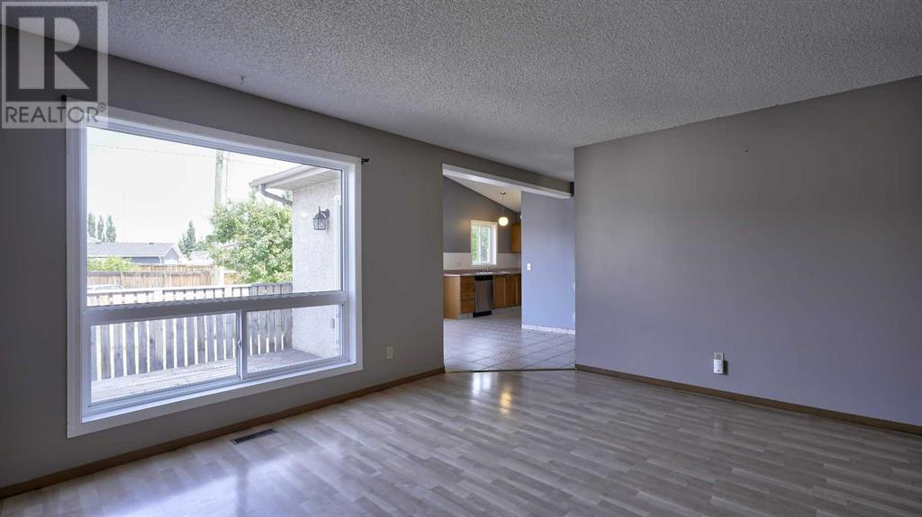 Single Family House for Sale in  Riverglen Drive SE Riverbend Calgary 