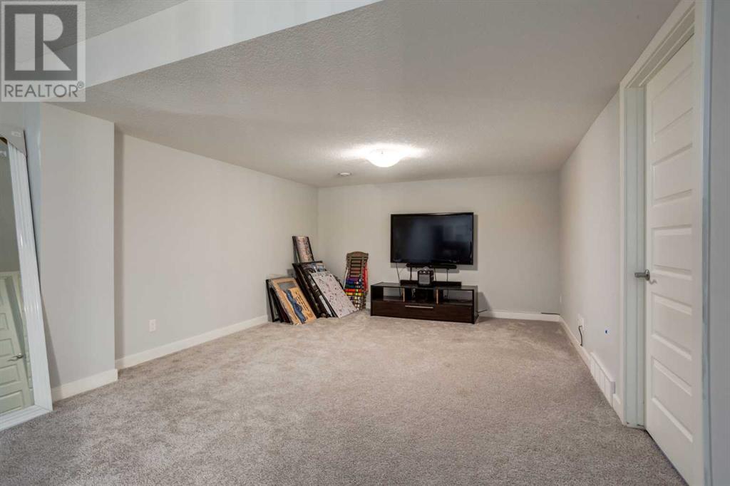 Single Family House for Sale in  Nolanhurst Gardens NW Nolan Hill Calgary 