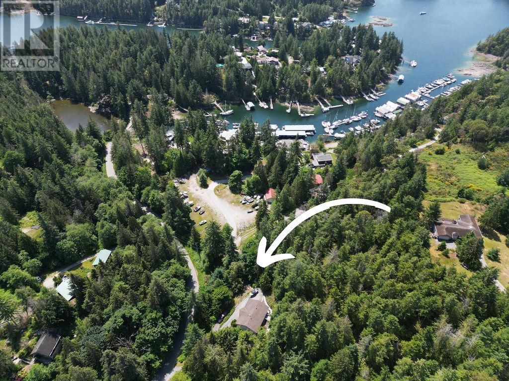 5549 SANS SOUCI ROAD, Halfmoon Bay