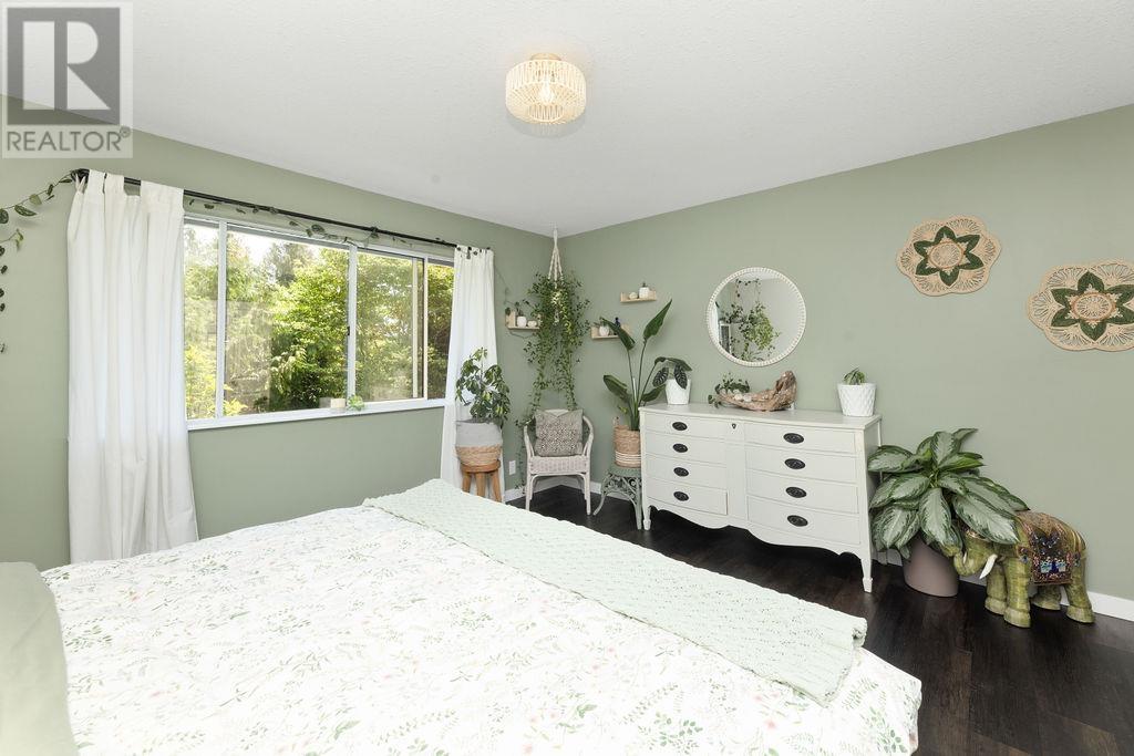 5549 SANS SOUCI ROAD, Halfmoon Bay