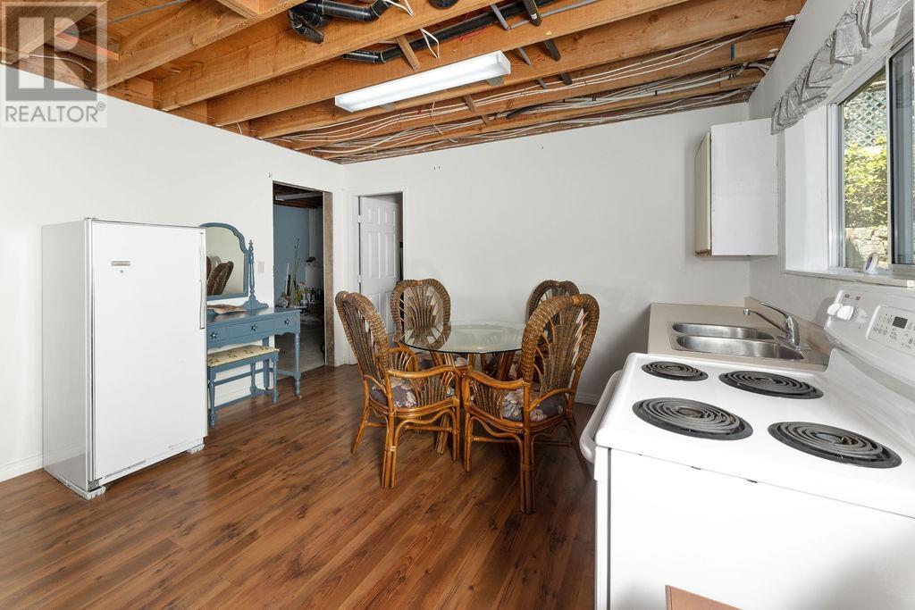 5549 SANS SOUCI ROAD, Halfmoon Bay
