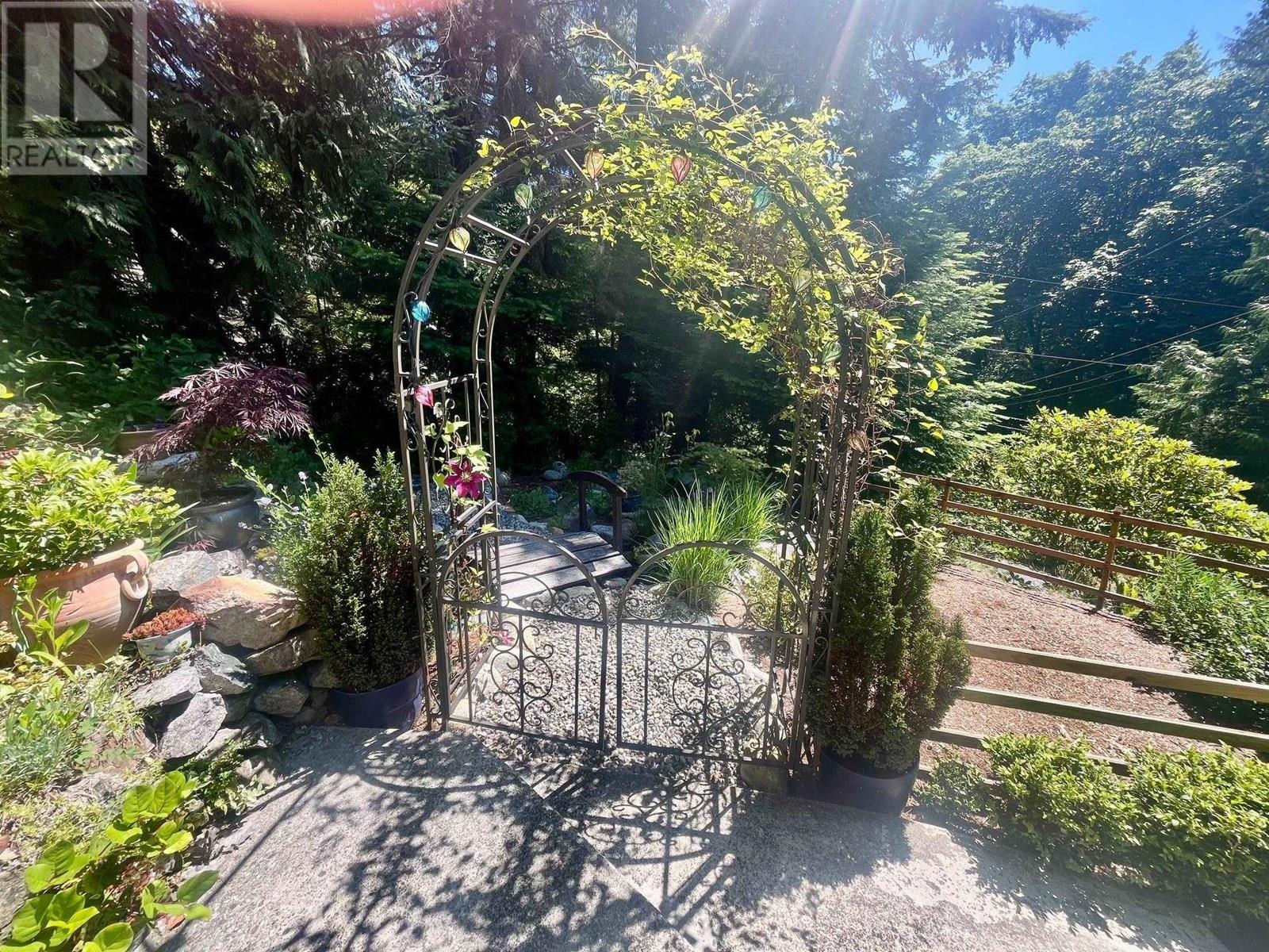 5549 SANS SOUCI ROAD, Halfmoon Bay