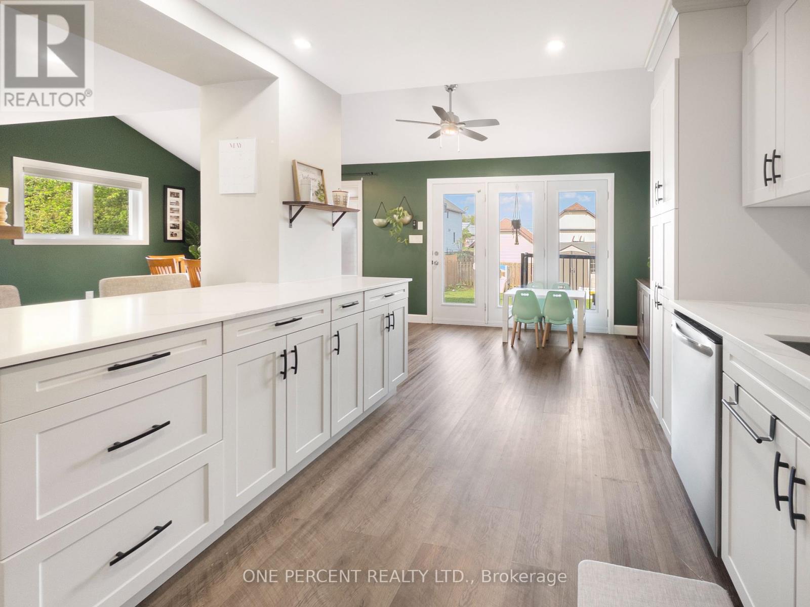 Photo 11 of 835 Queen Street, Gananoque ON