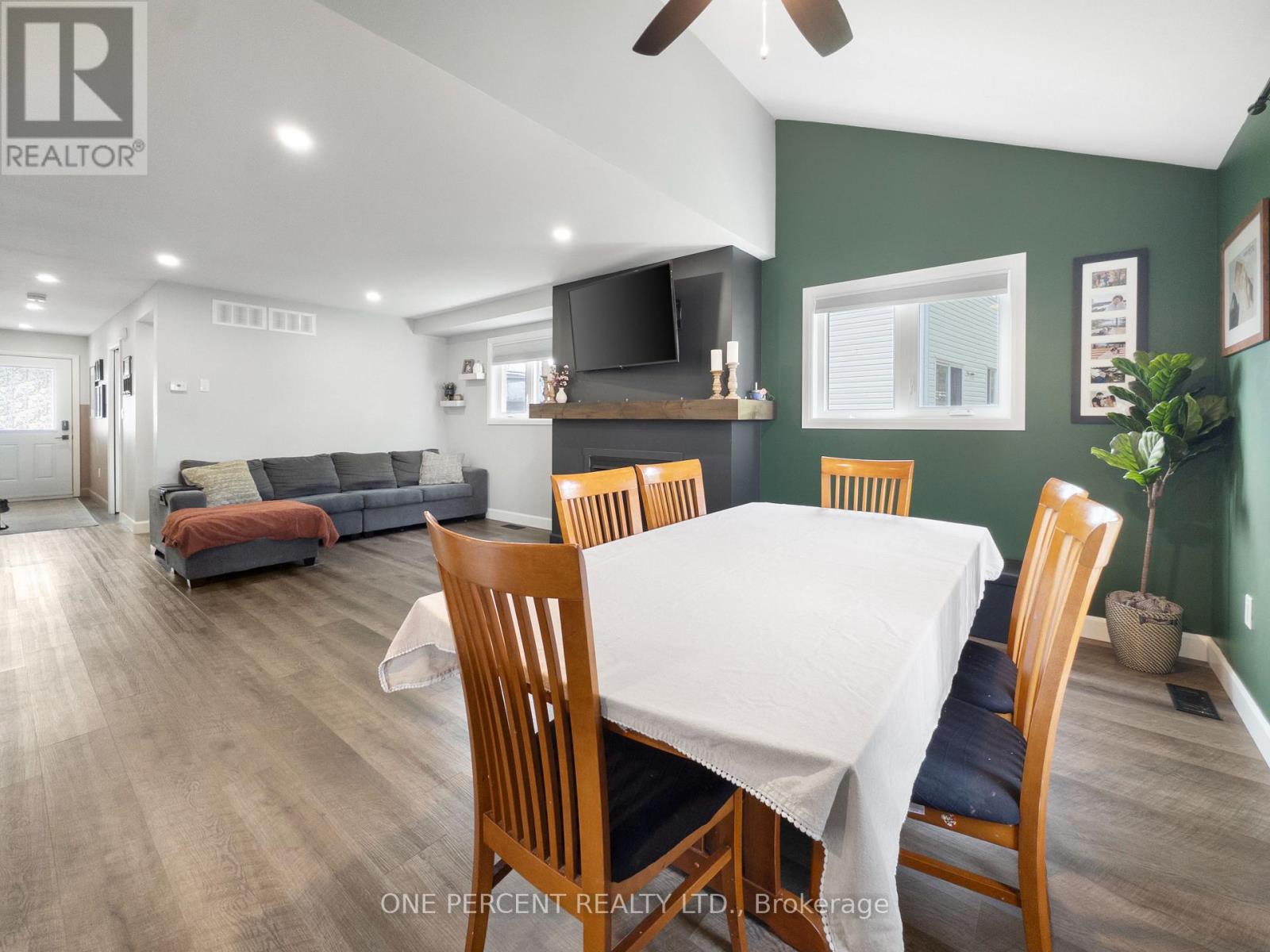 Photo 12 of 835 Queen Street, Gananoque ON