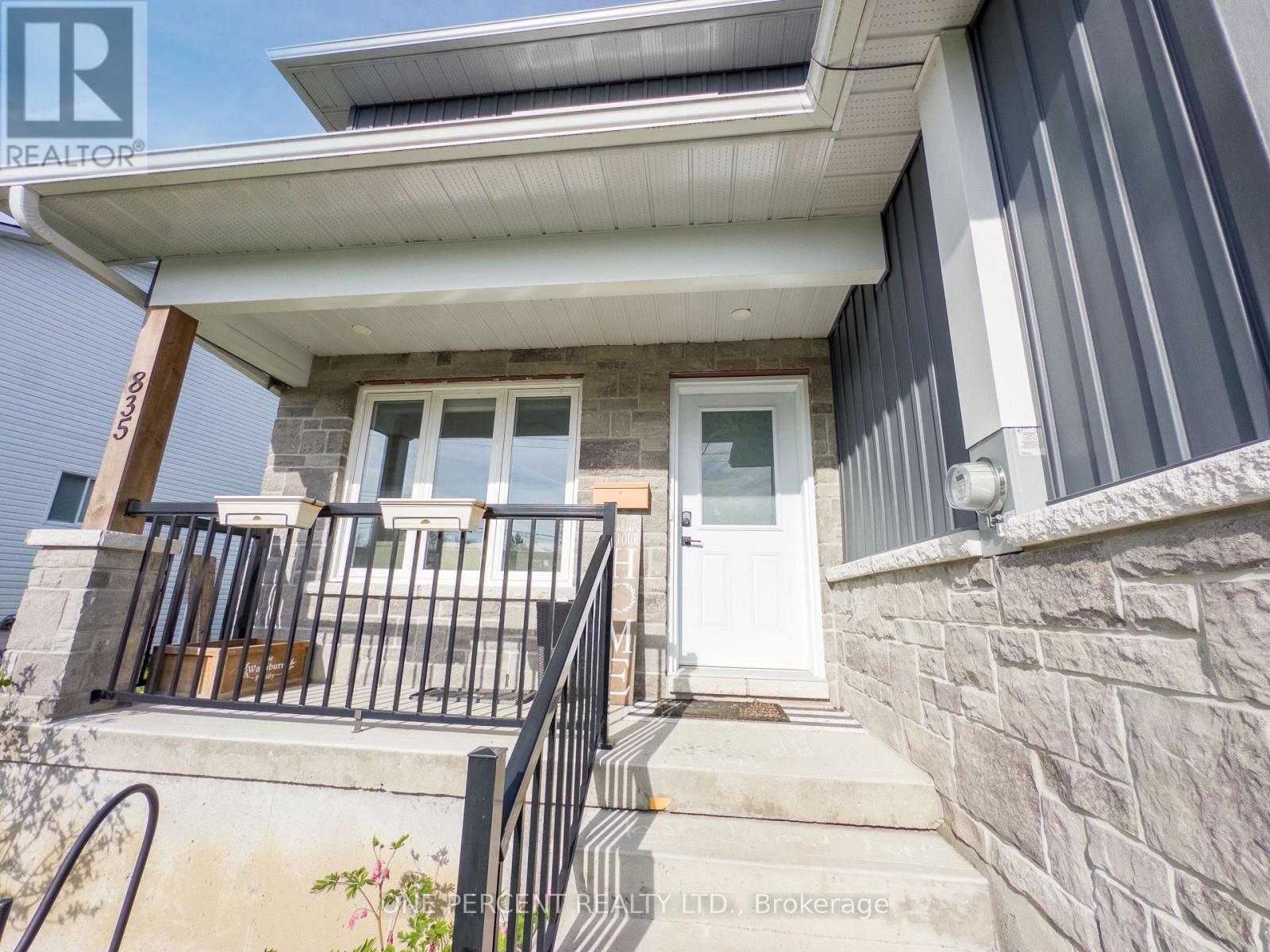 Photo 3 of 835 Queen Street, Gananoque ON