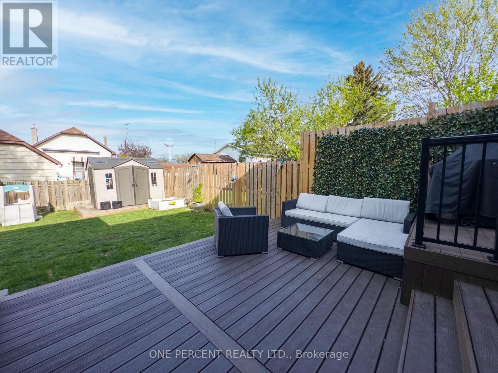 Photo 32 of 835 Queen Street, Gananoque ON