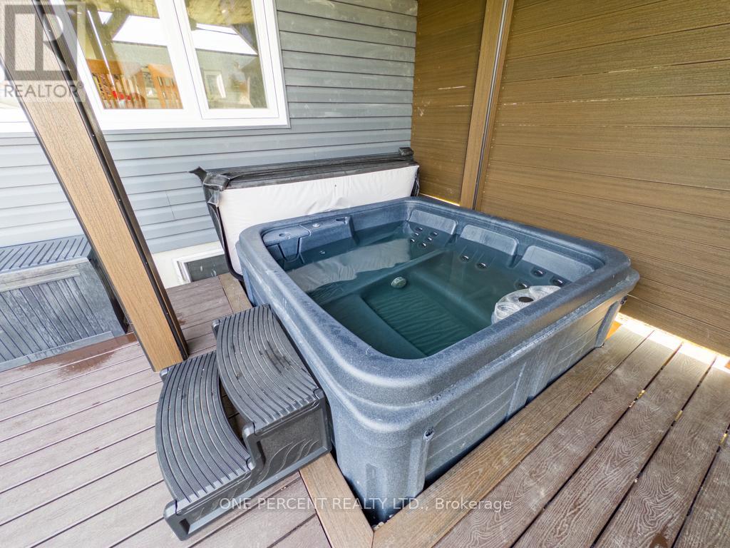 Photo 38 of 835 Queen Street, Gananoque ON