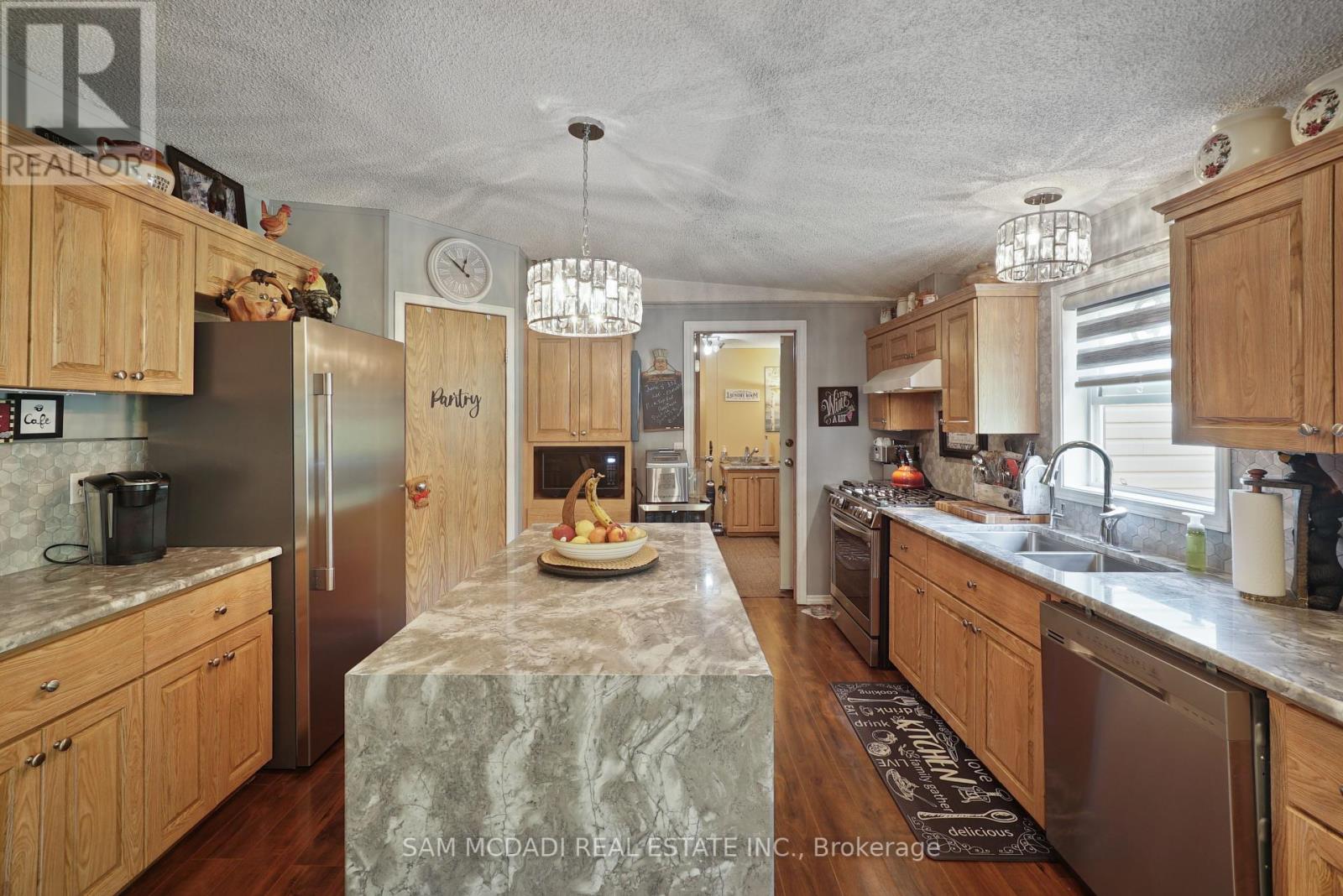 Photo 23 of 37 Rose Drive, Kearney ON