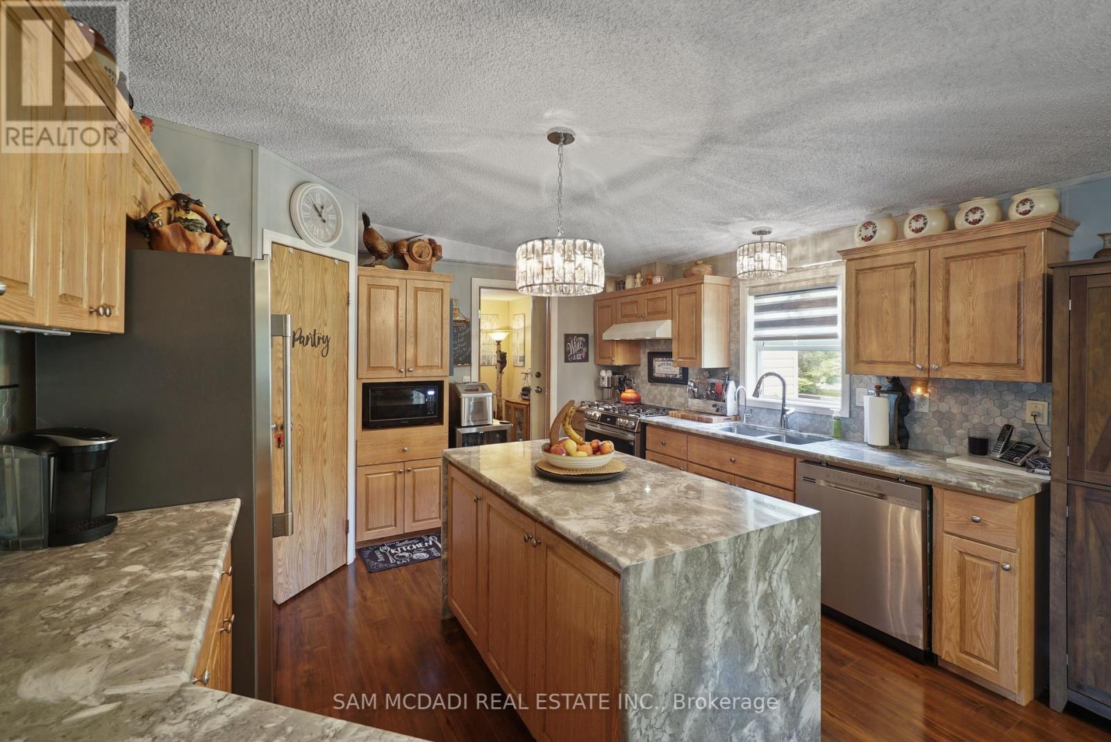 Photo 24 of 37 Rose Drive, Kearney ON